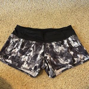Black/white/grey floral printed Lululemon athletic shorts size 8